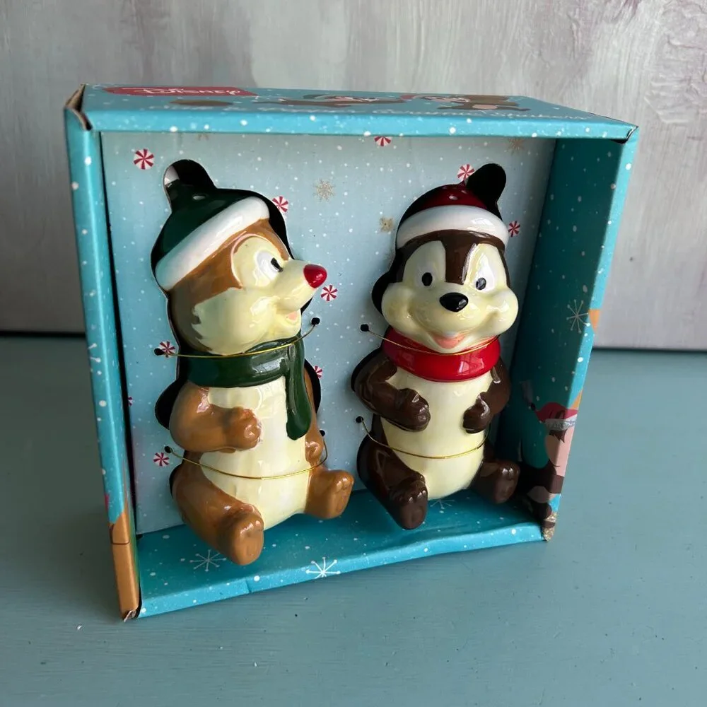 NEW IN BOX Disney Chip & Dale Christmas Chipmunk Salt & Pepper Shakers Ceramic